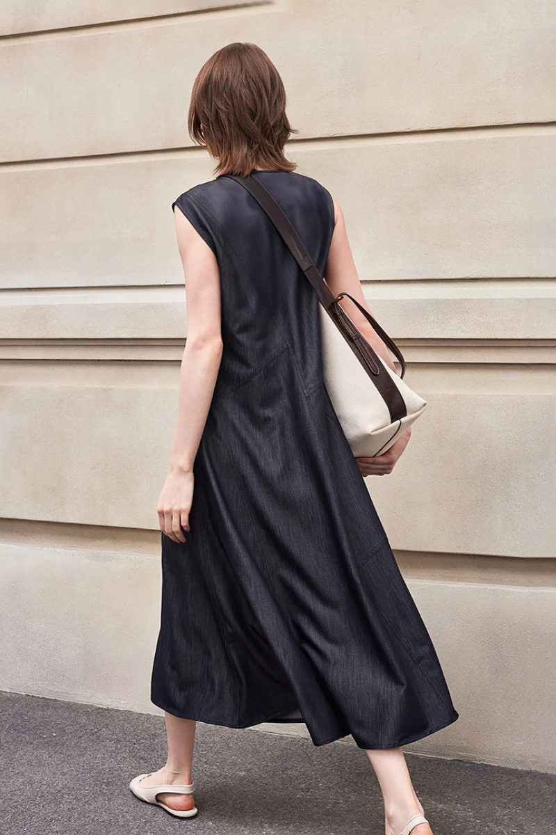 Structured V-Neck Sleeveless Midi Dress - HBQMJX