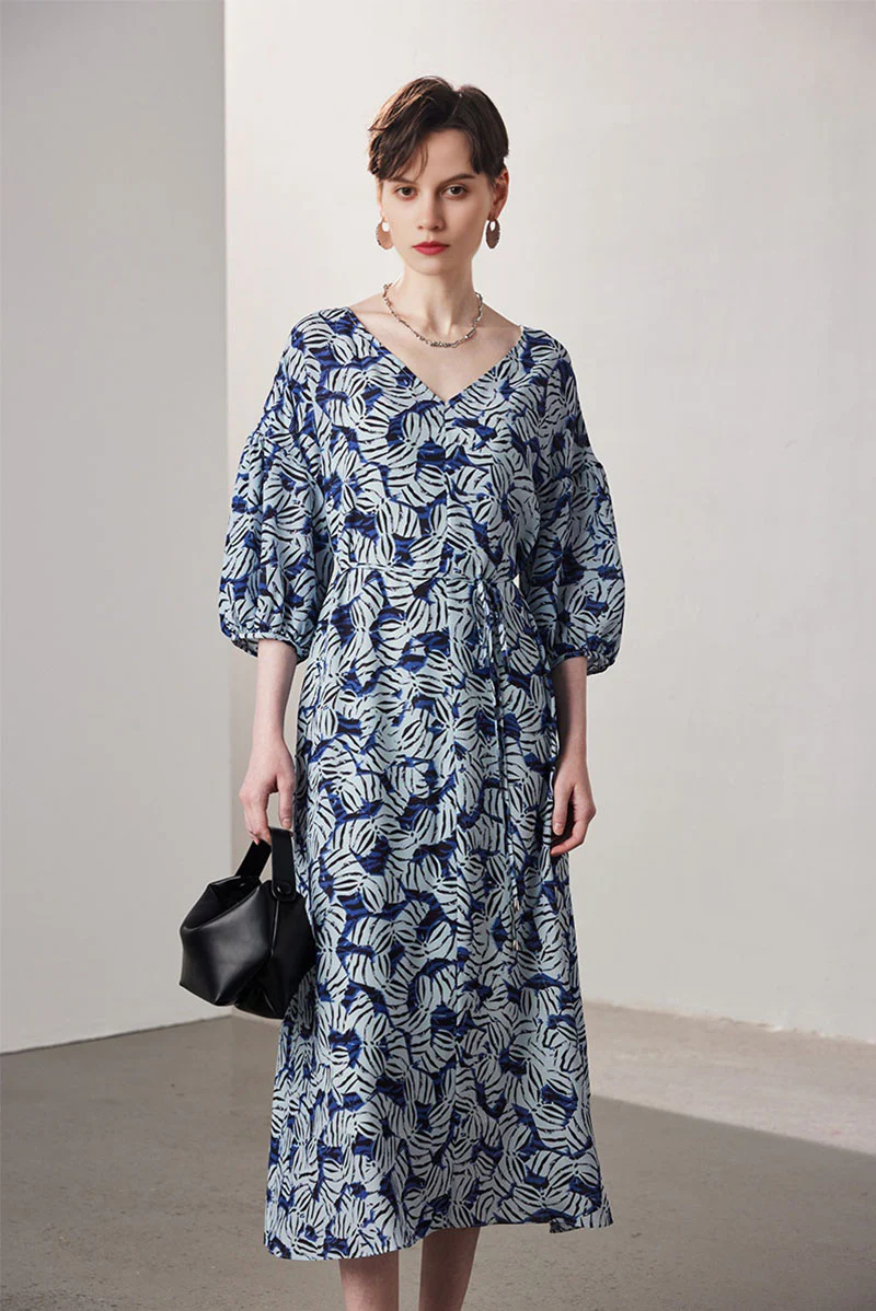 100 Mulberry Silk Leaf Print Balloon-Sleeve V-Neck Midi Dress with Tie Waist - HBQMJX