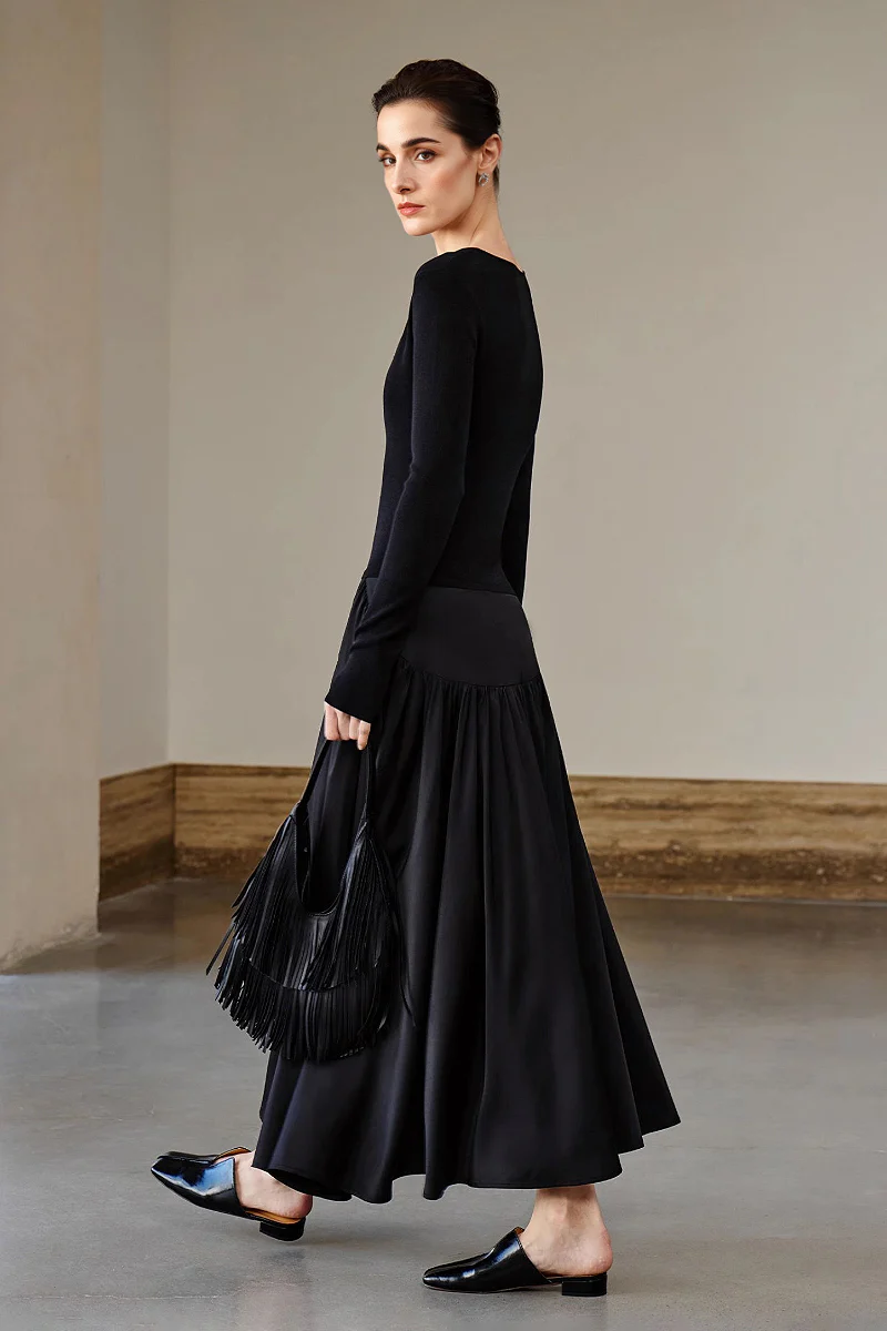 Black Fit & Flare Long-Sleeve V-Neck Maxi Dress - HBQMJX