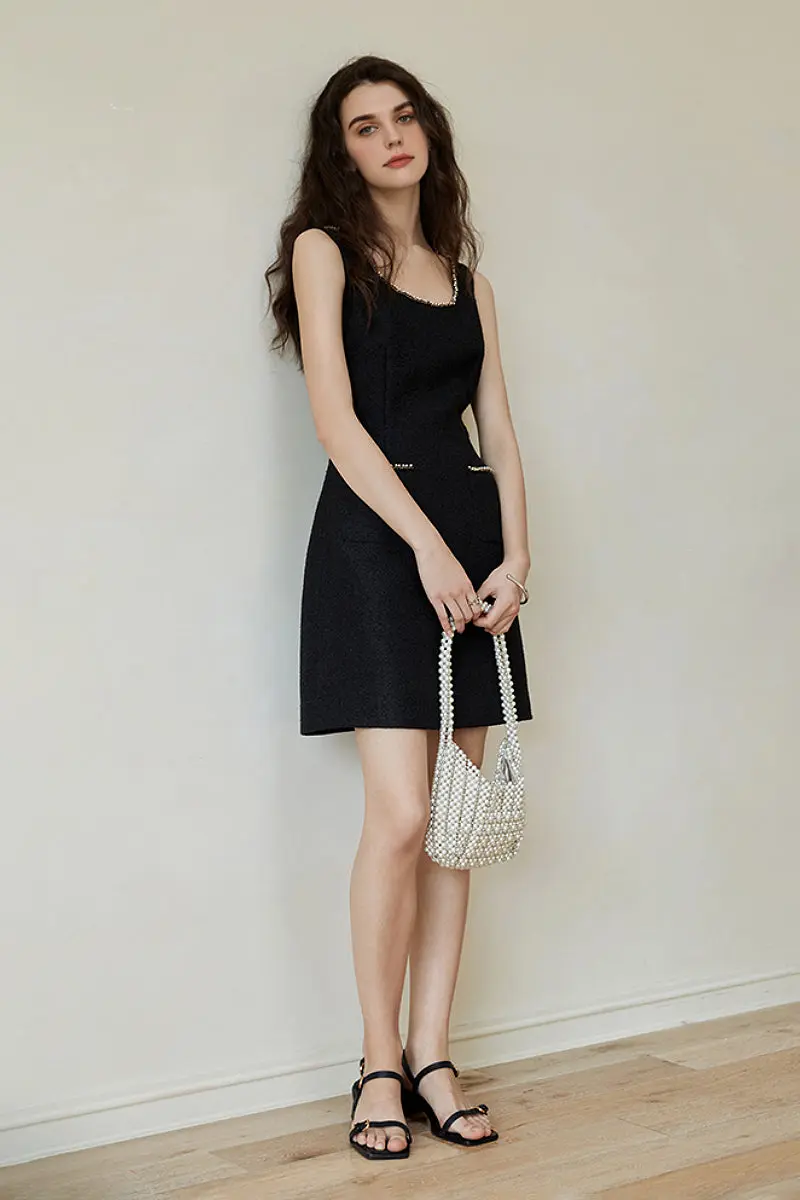 Black Scoop-Neck Sleeveless Mini Dress - HBQMJX