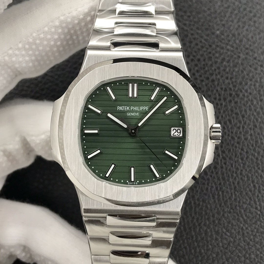 PATEK PHILIPPE-NAUTILUS-ref.5711-1A-014-40mm