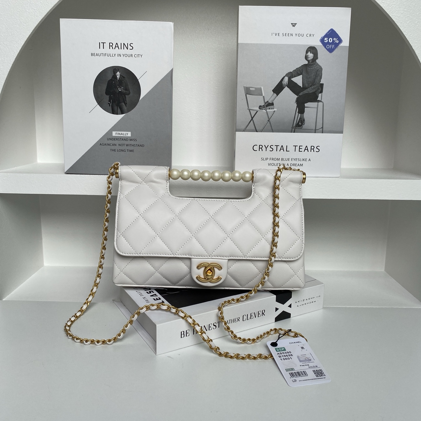 Chanel Pearl Handle handbag White/black crossbody bag