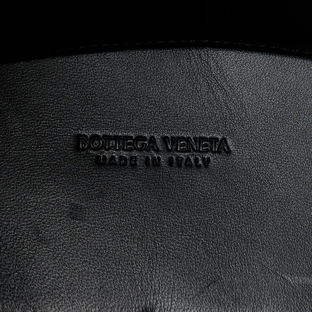 Bottega Veneta Medium Intrecciato Andiamo Shoulder Bag Black Nappa Leather Gold Hardware