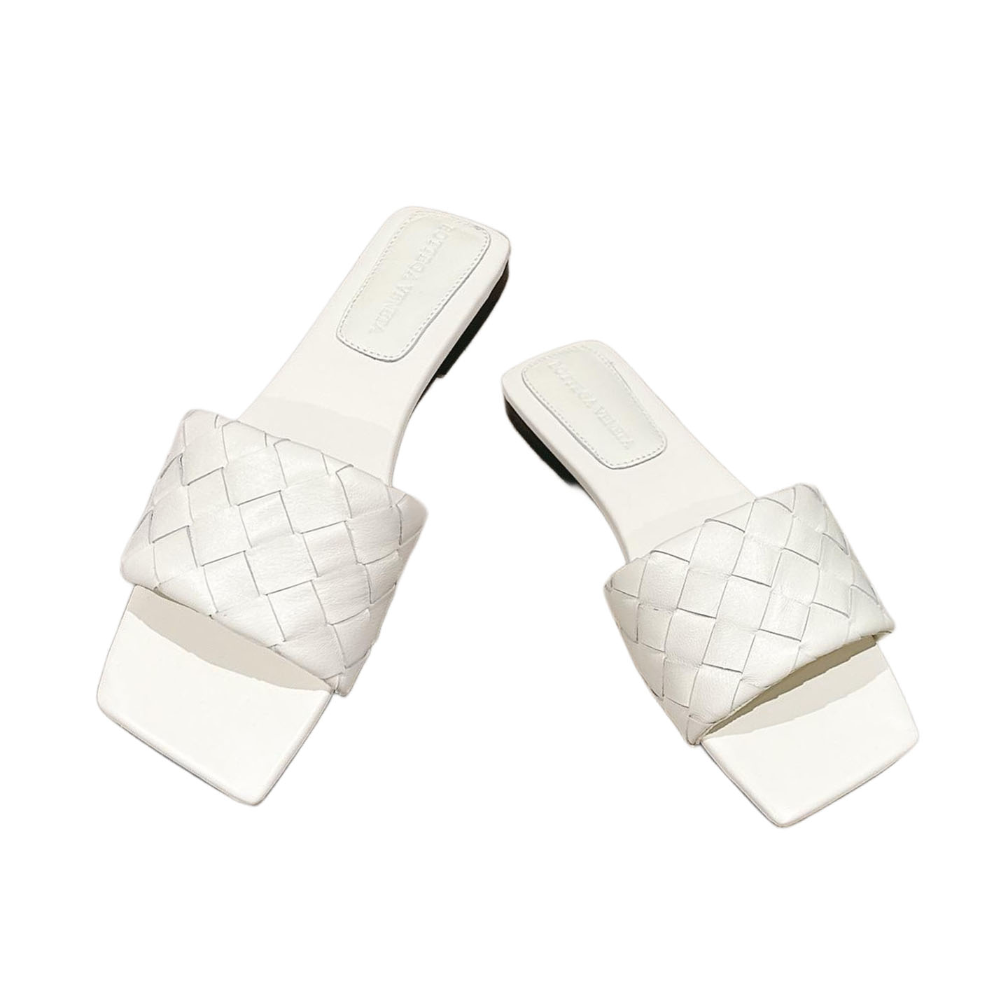 Bottega Veneta Parco Mule In White Intrecciato Leather Flat Mule Sandal