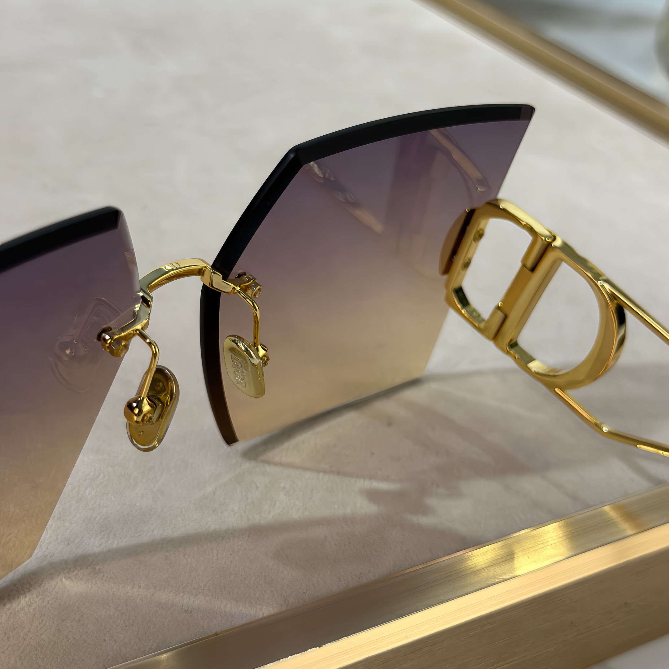 DIOR 30 MONTAIGNE square frame glasses gradient color of purple to gold/gold/grey/black gold/blue color Size 64口14-135