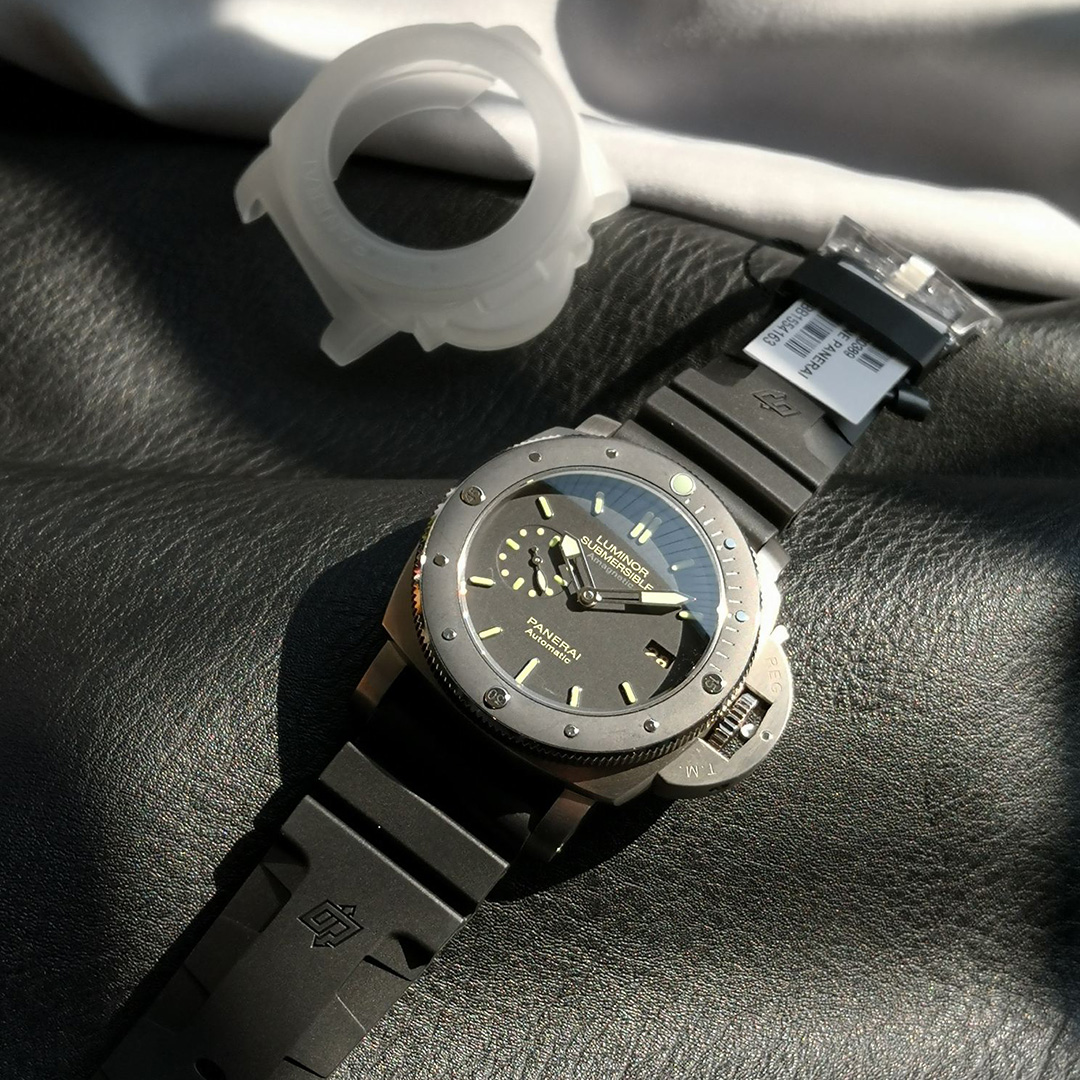 PANERAI-SUBMERSIBLE-PAM00389-47MM