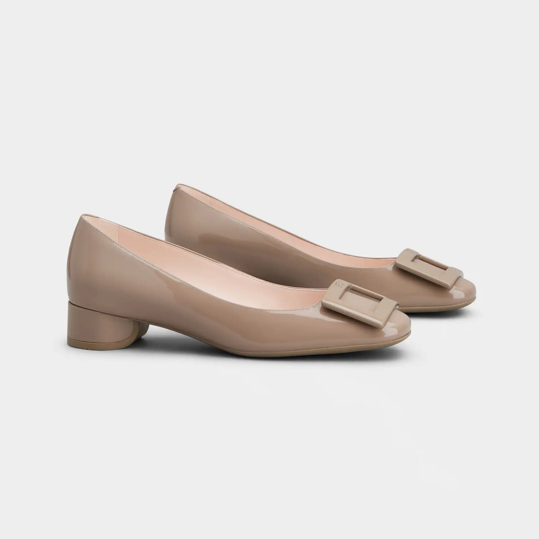 Roger Vivier U Look Ballerinas In Beige Patent Leather With Lacquered Buckle (Heel Height 2.5cm)