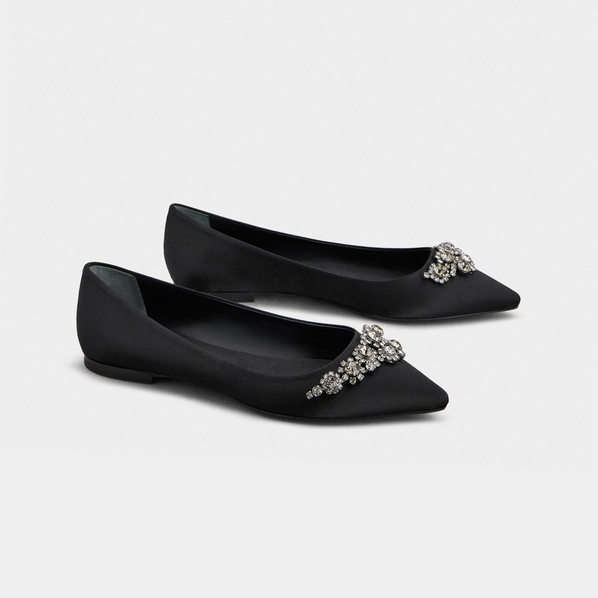Roger Vivier Efflorescence Ballerinas In White/Black Satin With Crystal Flowers Buckle (Heel Height 1cm)