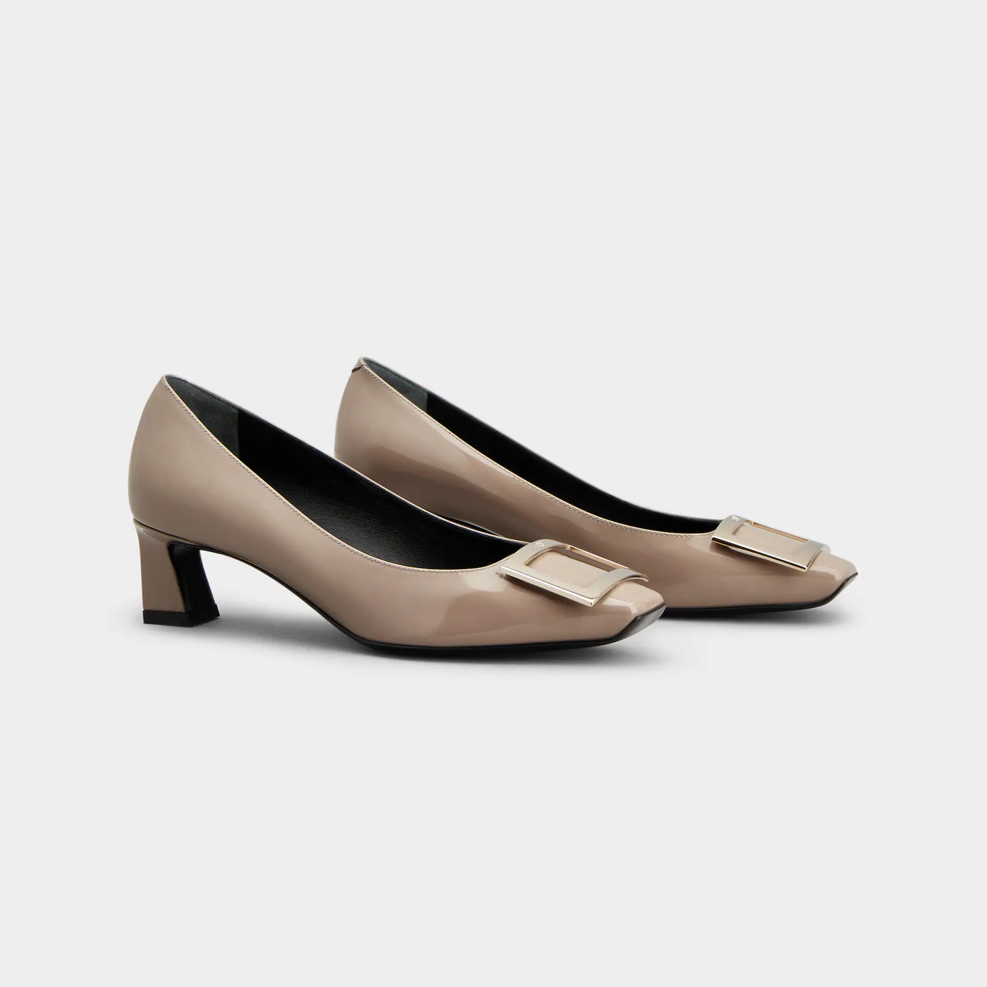 Roger Vivier Trompette Pumps High Heels In Beige Patent Leather With Metal Buckle (Heel Height 4.5cm)