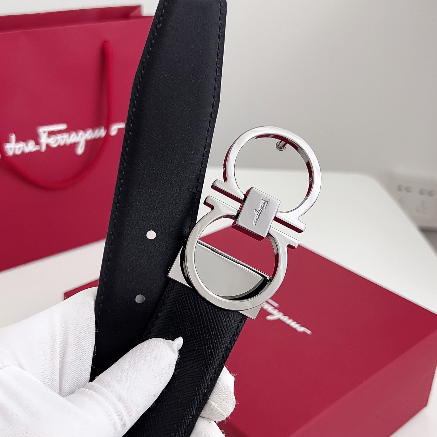 Ferragamo Men's Thin Double Gancini Buckle Reversible Belt In Black Saffiano Calfskin With Gold/Silver Hardware 35mm