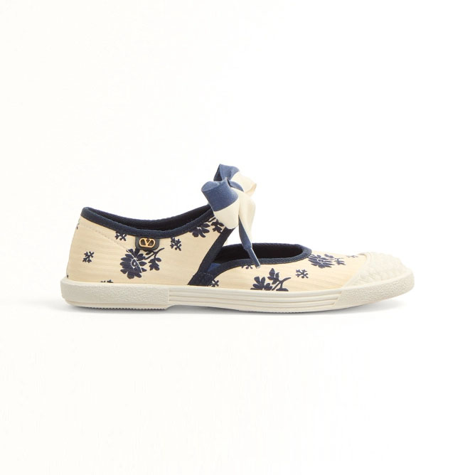 VALENTINO BAY BY BAY Ladies floral fabric ballet flats