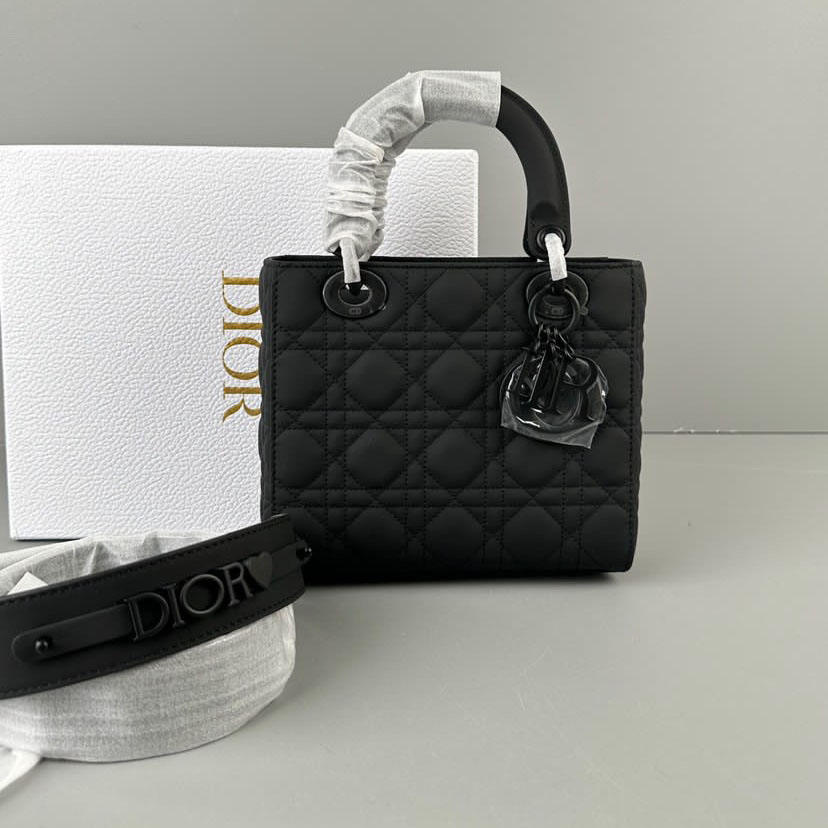 Dior lady bag 20cm all blk