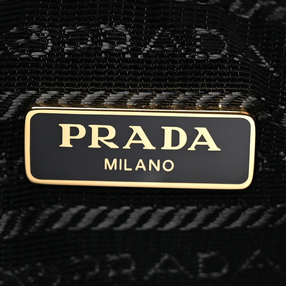 Prada Medium Re-Edition 2005 Shoulder Bag Black Saffiano Lux Leather Silver Hardware