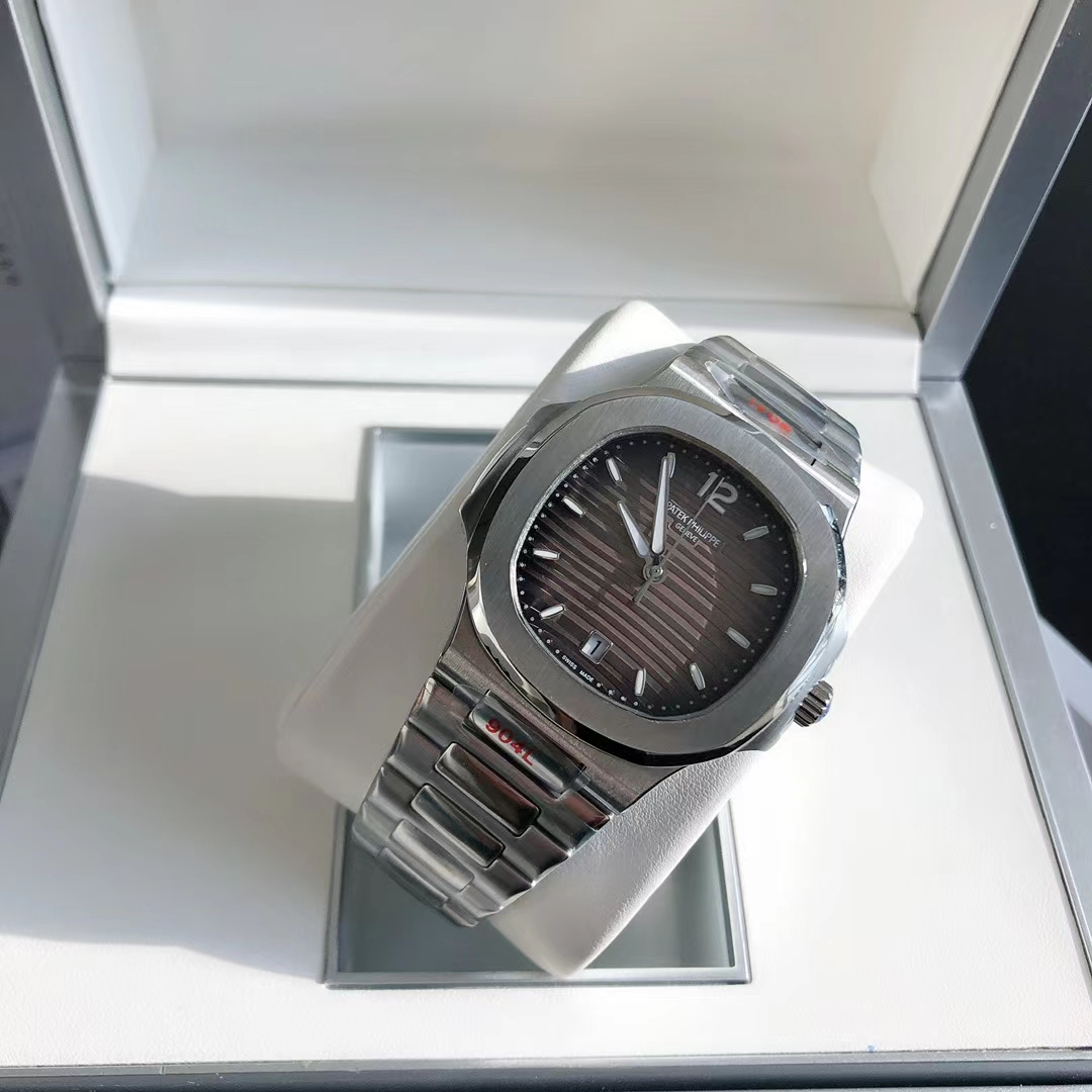 PATEK PHILIPPE-NAUTILUS-ref.7118-1A-011-35.2mm