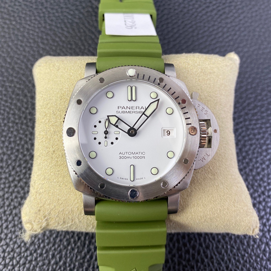 PANERAI-SUBMERSIBLE-PAM01226-44MM