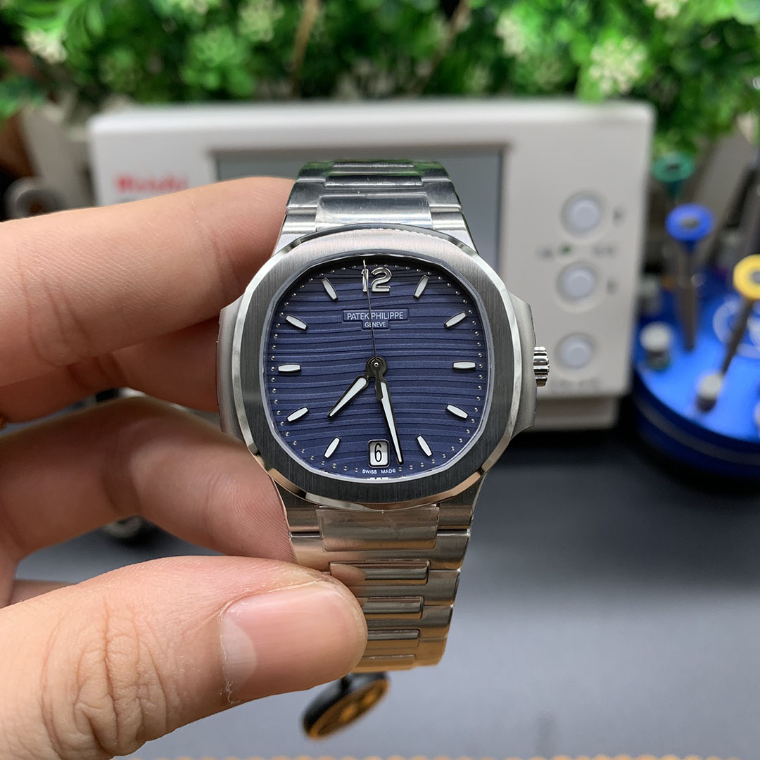 PATEK PHILIPPE-NAUTILUS-REF.7118-1A-001-35.2MM