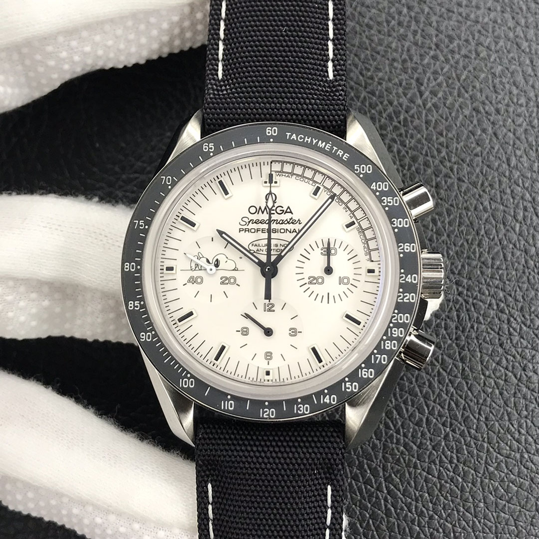 OMEGA-Speedmaster-ref.311.32.42.30.04.003-42mm